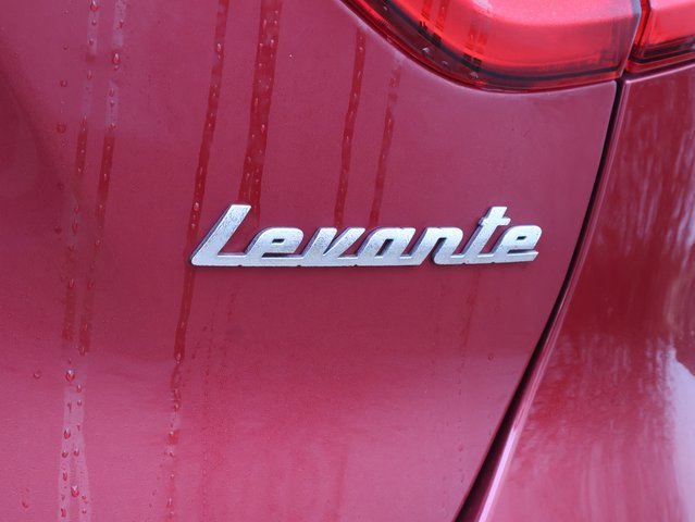 Used 2020 Maserati Levante GranLusso image 19