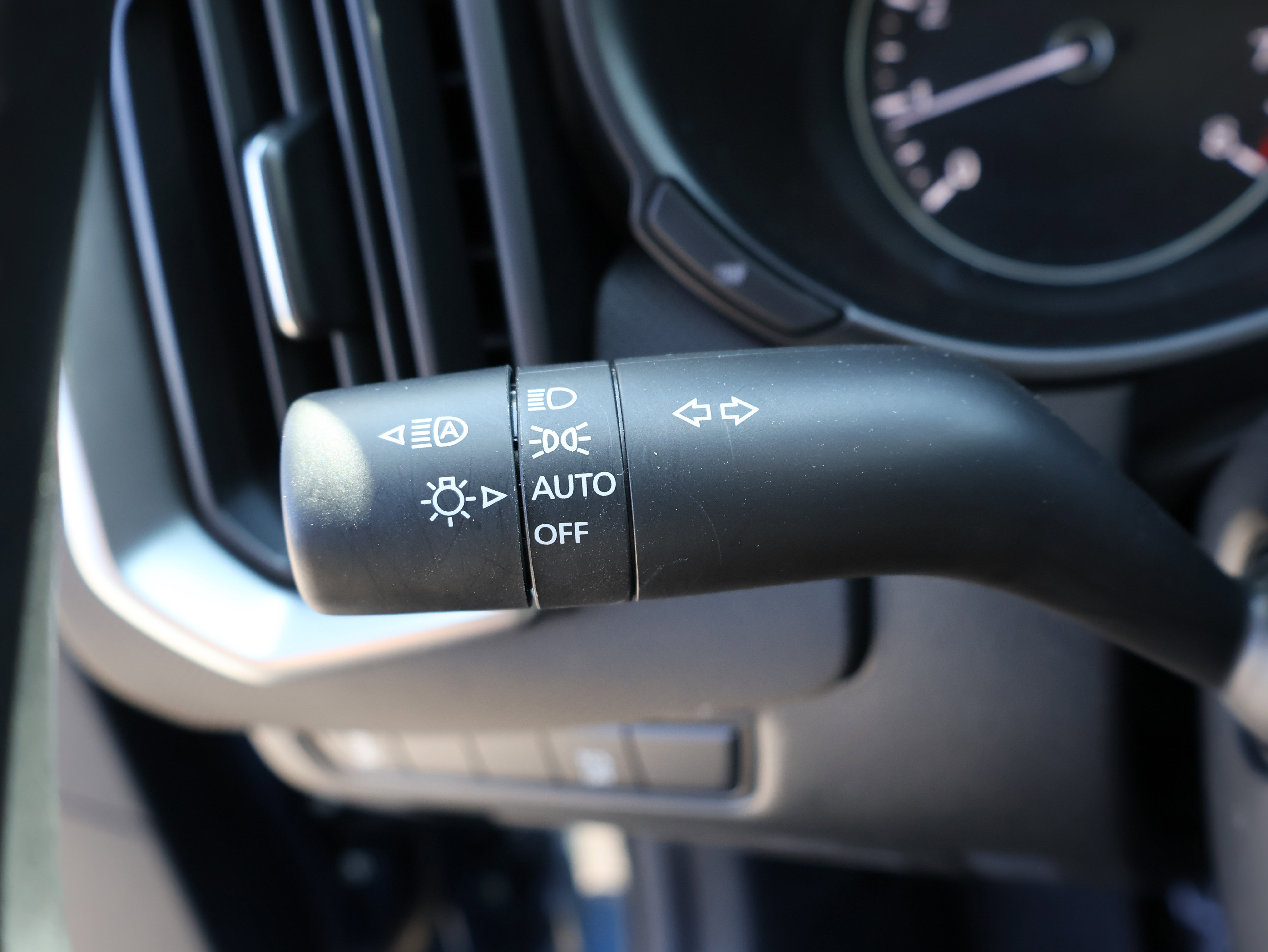 Certified 2025 MAZDA CX-50 AWD 2.5 S w/ Select Package image 36