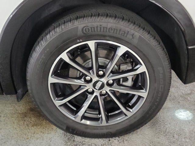 Certified 2024 Cadillac XT4 Sport FWD image 9