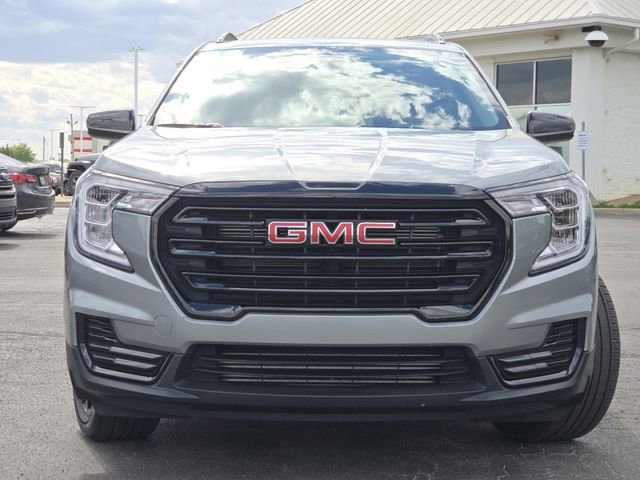 Used 2023 GMC Terrain SLE w/ Driver Convenience Package FWD image 14