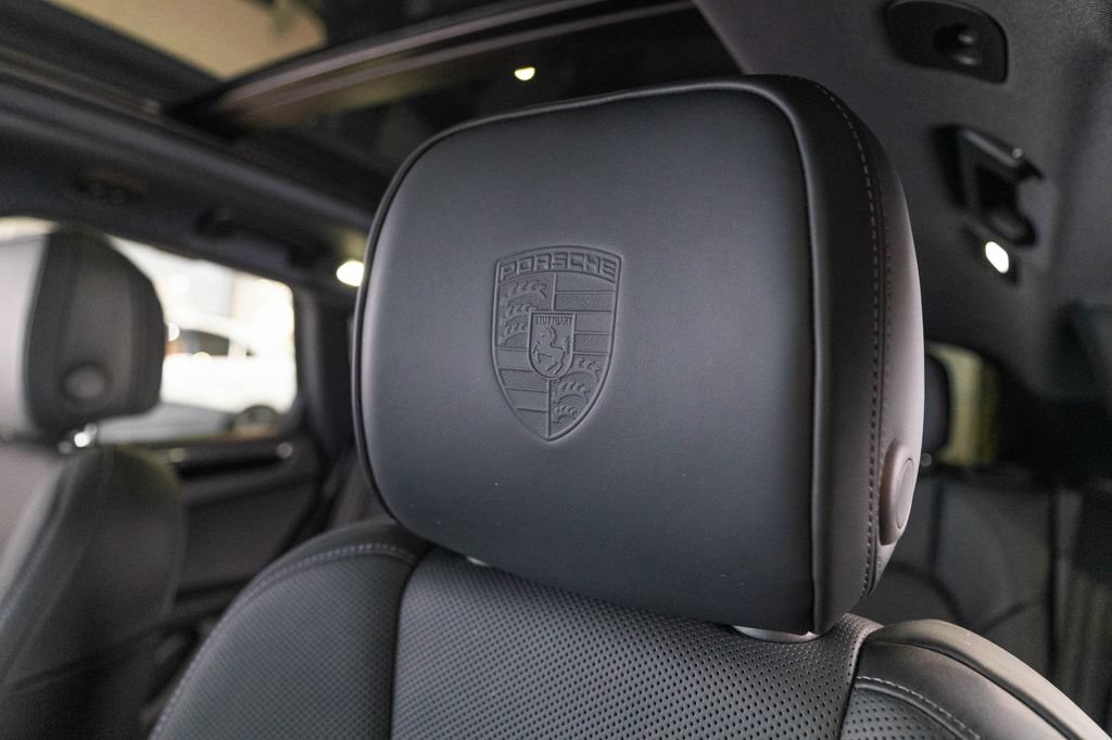 New 2026 Porsche Macan AWD/4WD image 6