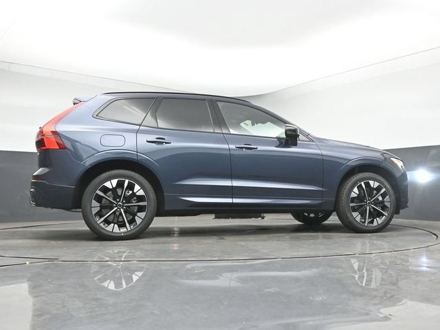 New 2026 Volvo XC60 T8 Plus w/ Climate Package PRO AWD/4WD image 43