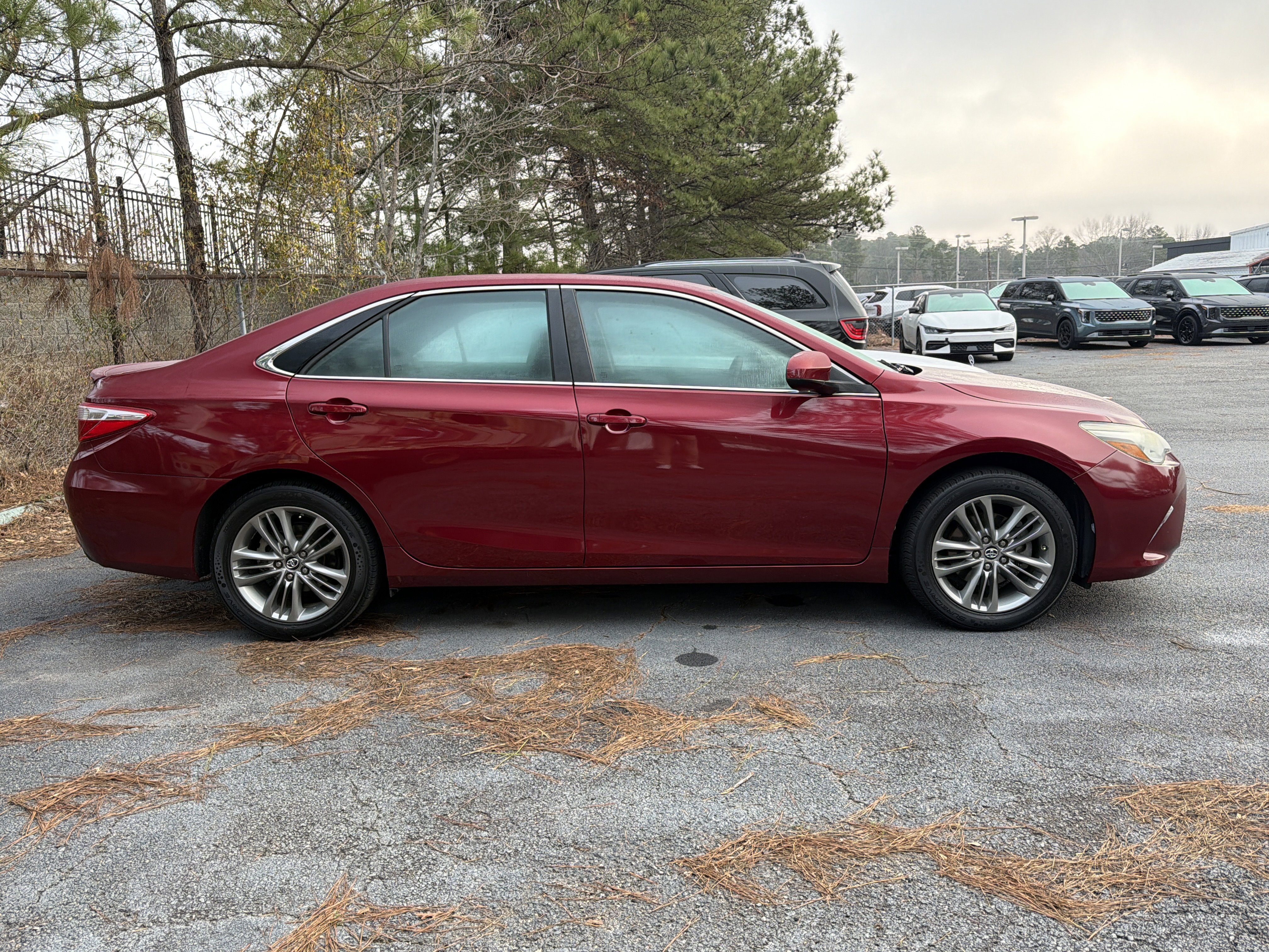 Used 2017 Toyota Camry SE image 13