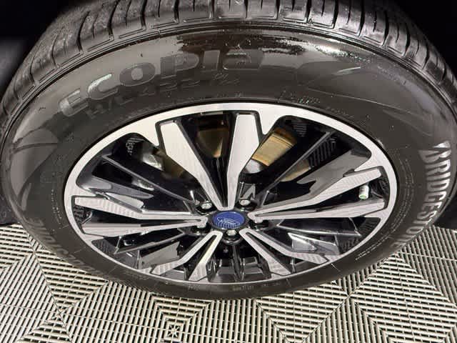 Used 2021 Ford Escape SE w/ SE Sport Appearance Package FWD image 14