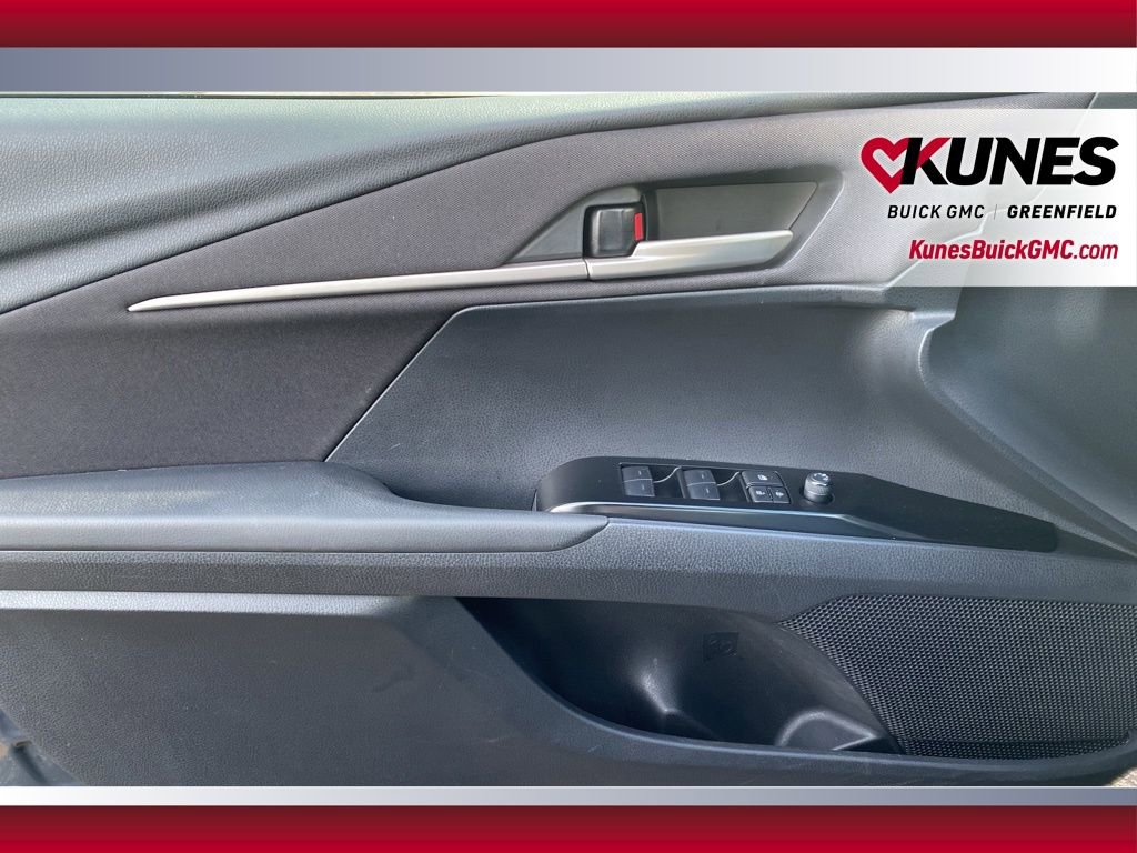 Used 2025 Toyota Camry LE image 31