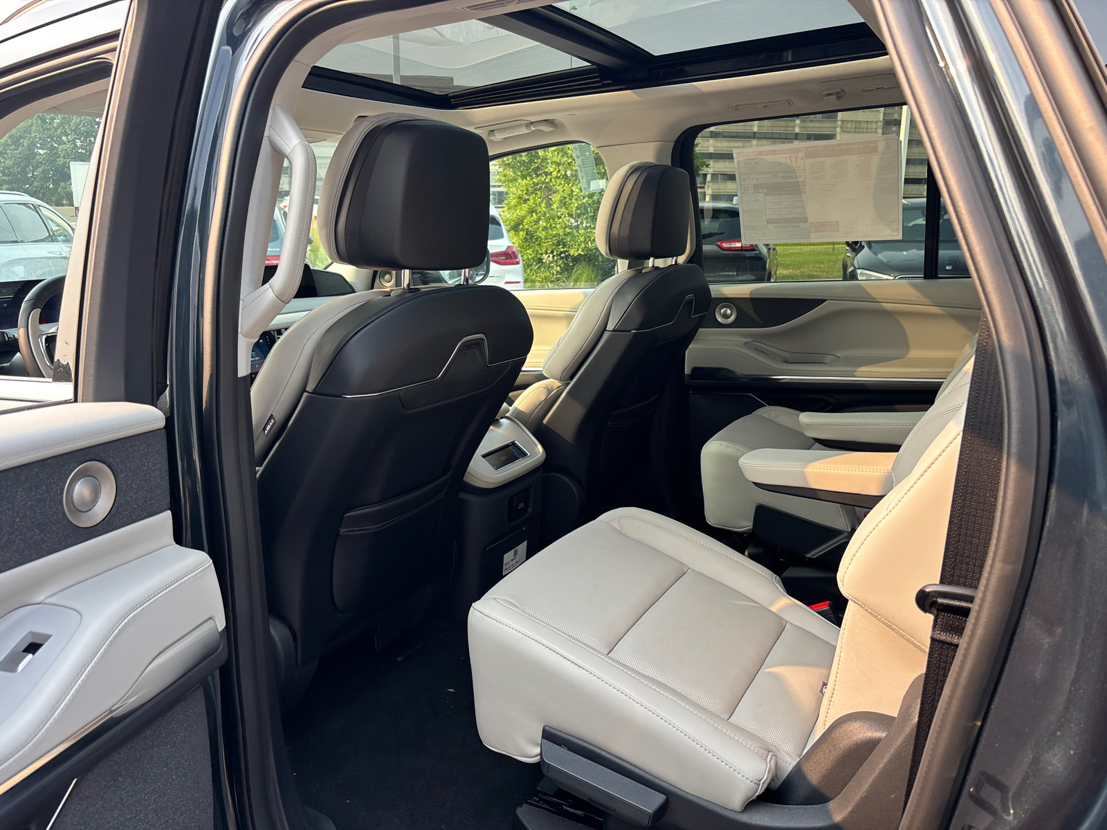 New 2026 Lincoln Navigator L Reserve AWD/4WD image 27