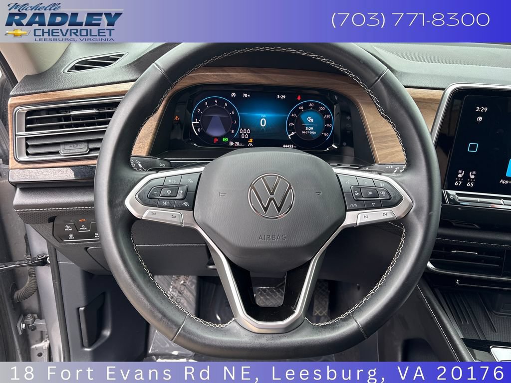 Used 2025 Volkswagen Atlas SE AWD/4WD image 16