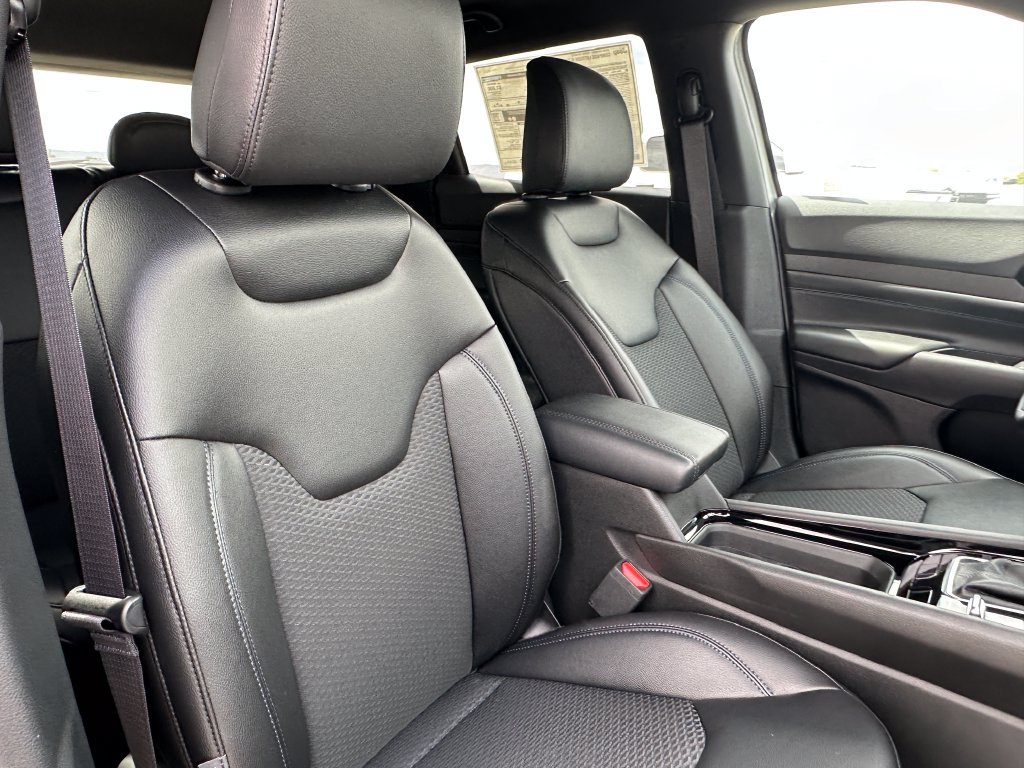 New 2026 Jeep Compass Latitude AWD/4WD image 16