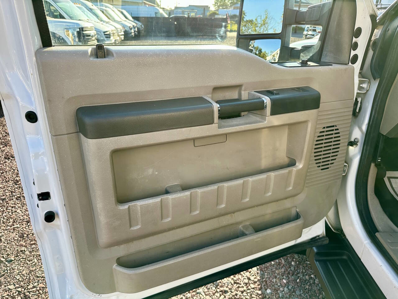 Used 2009 Ford F550 2WD Regular Cab Super Duty image 16