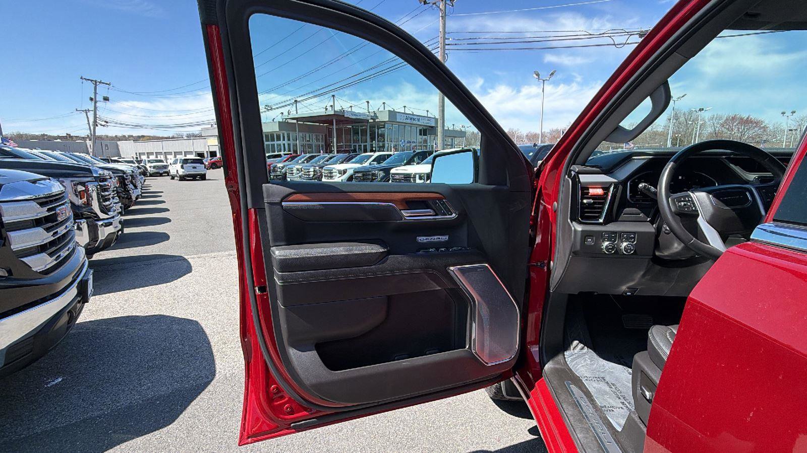 Used 2023 GMC Sierra 1500 Denali AWD/4WD image 13