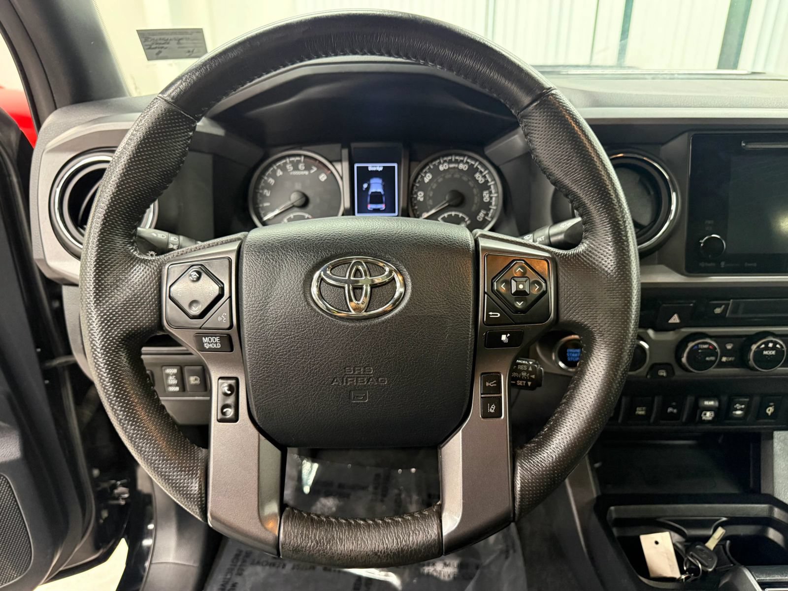 Used 2018 Toyota Tacoma TRD Sport AWD/4WD image 30