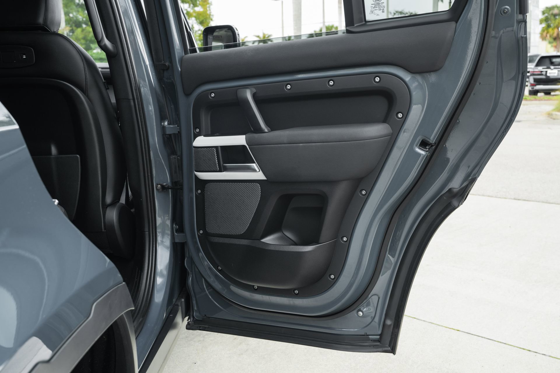 Used 2022 Land Rover Defender 110 SE image 35