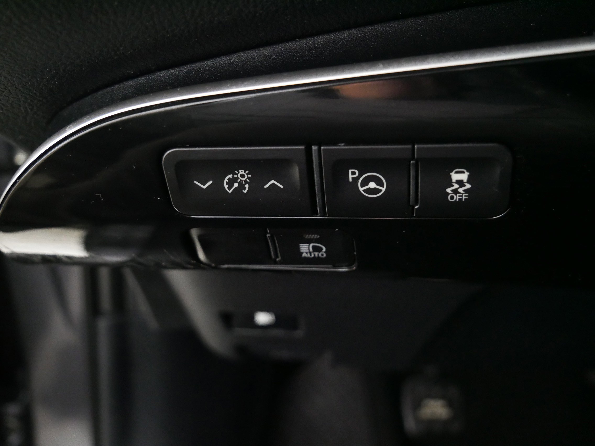 Used 2022 Toyota Prius LE image 26