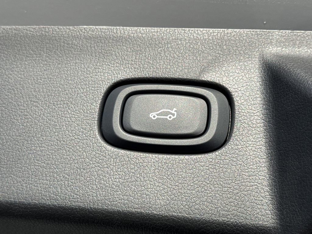 New 2025 VinFast VF 8 Plus AWD/4WD image 11