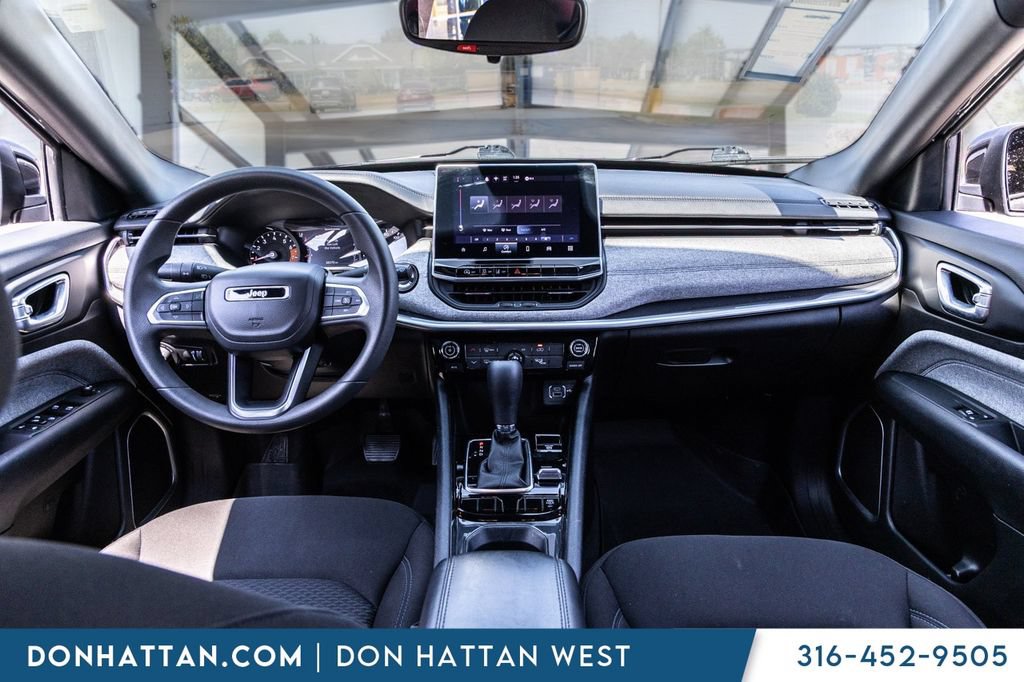 Used 2024 Jeep Compass Sport AWD/4WD image 5