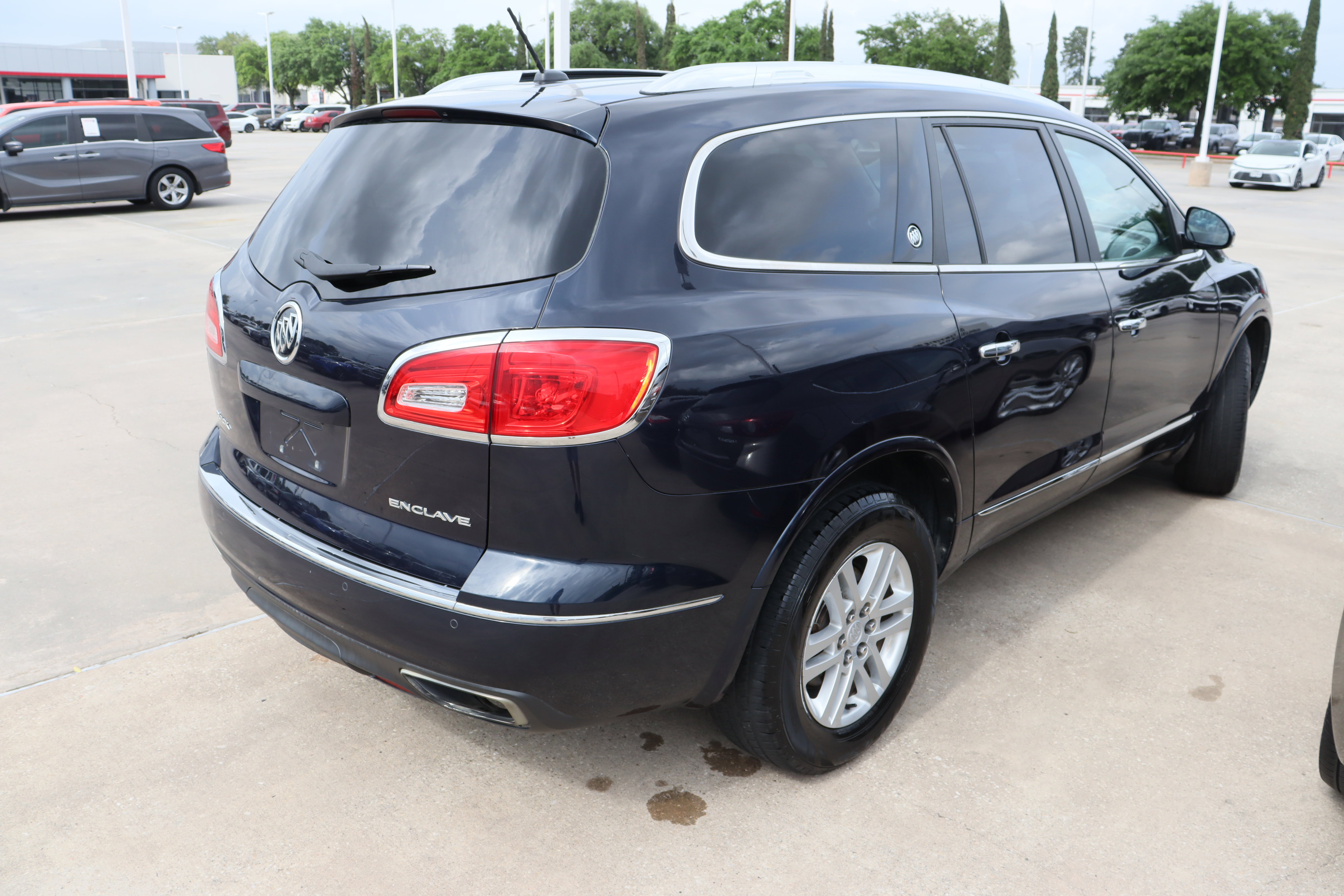 Used 2015 Buick Enclave Convenience image 11