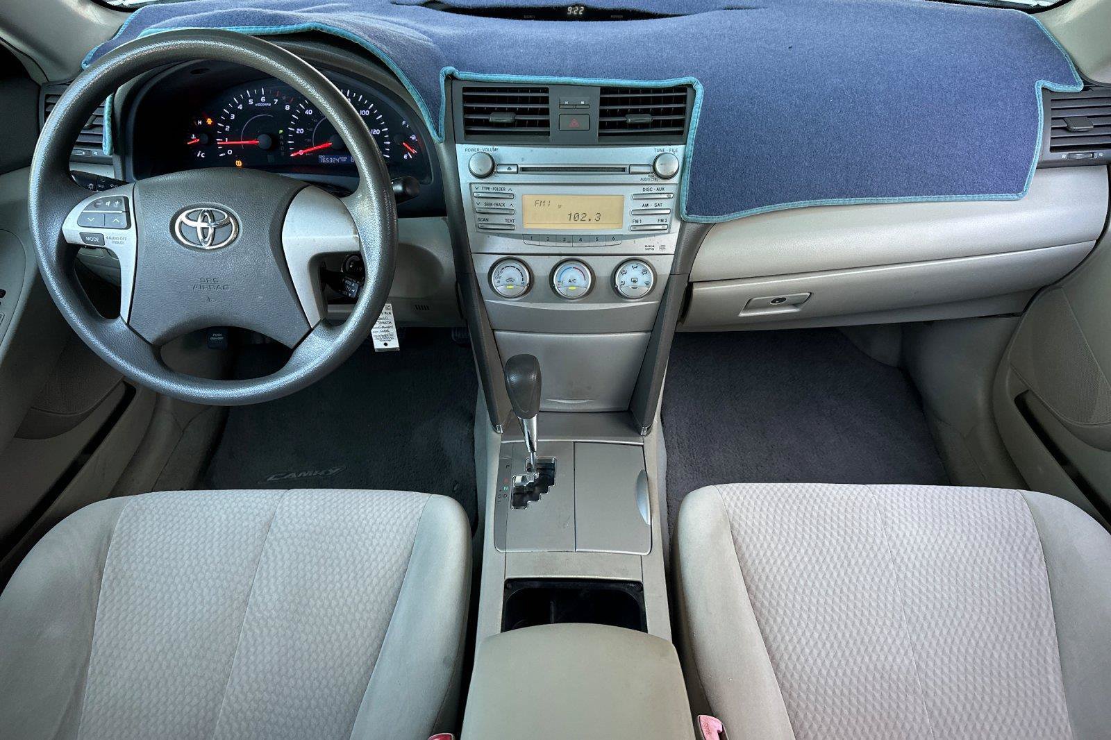 Used 2010 Toyota Camry LE FWD image 12