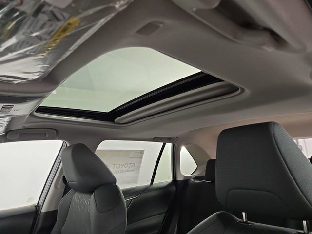 New 2025 Toyota RAV4 XLE image 31