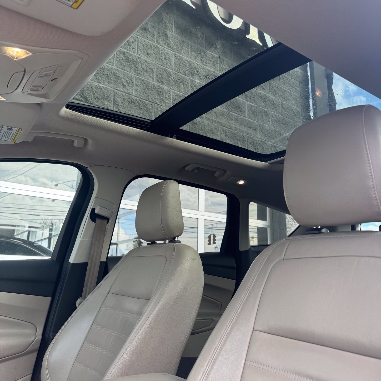 Used 2018 Ford Escape SEL w/ Ford Safe & Smart Package FWD image 12