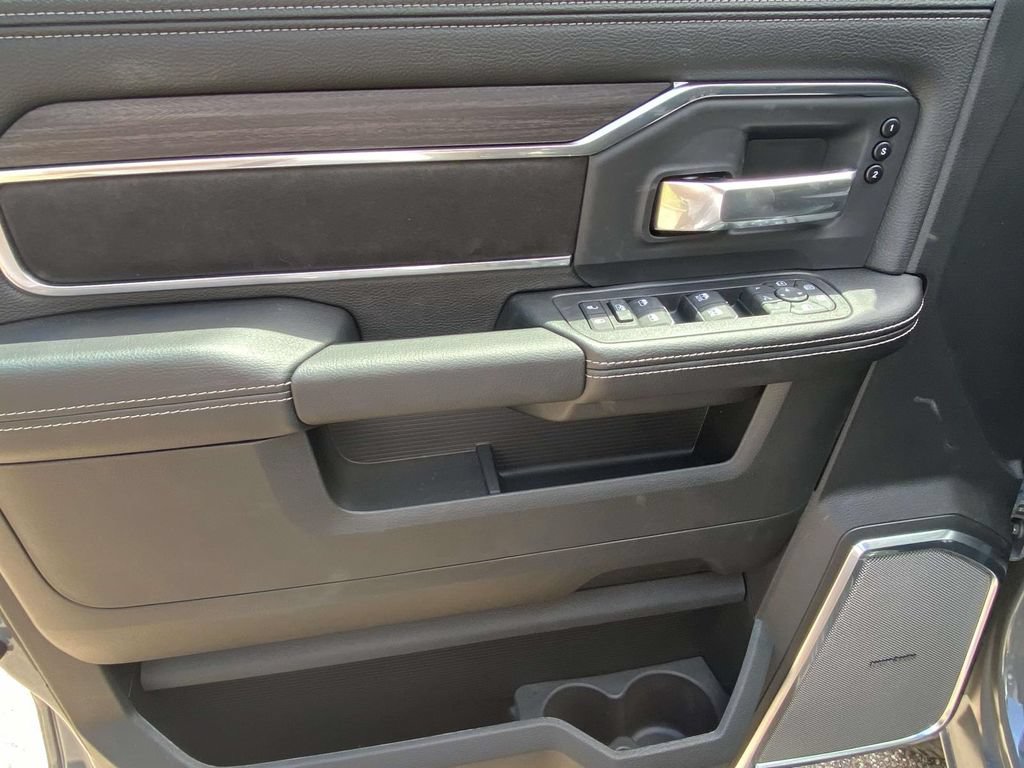 New 2026 RAM 2500 Laramie AWD/4WD image 43