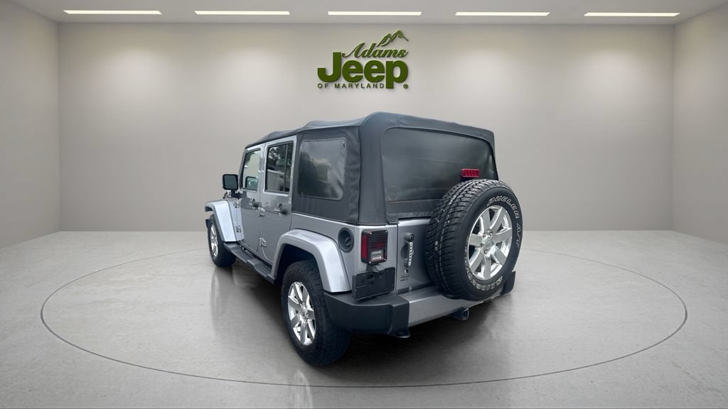 Used 2017 Jeep Wrangler Unlimited Sahara w/ Connectivity Group AWD/4WD image 8