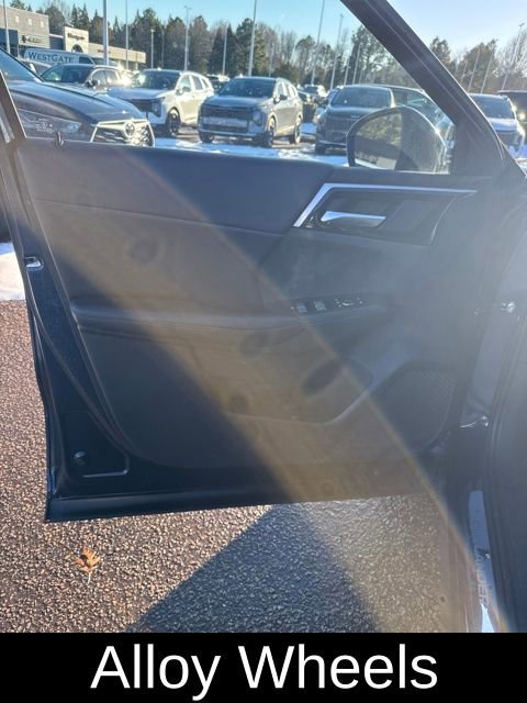 Used 2024 Mitsubishi Outlander FWD image 19
