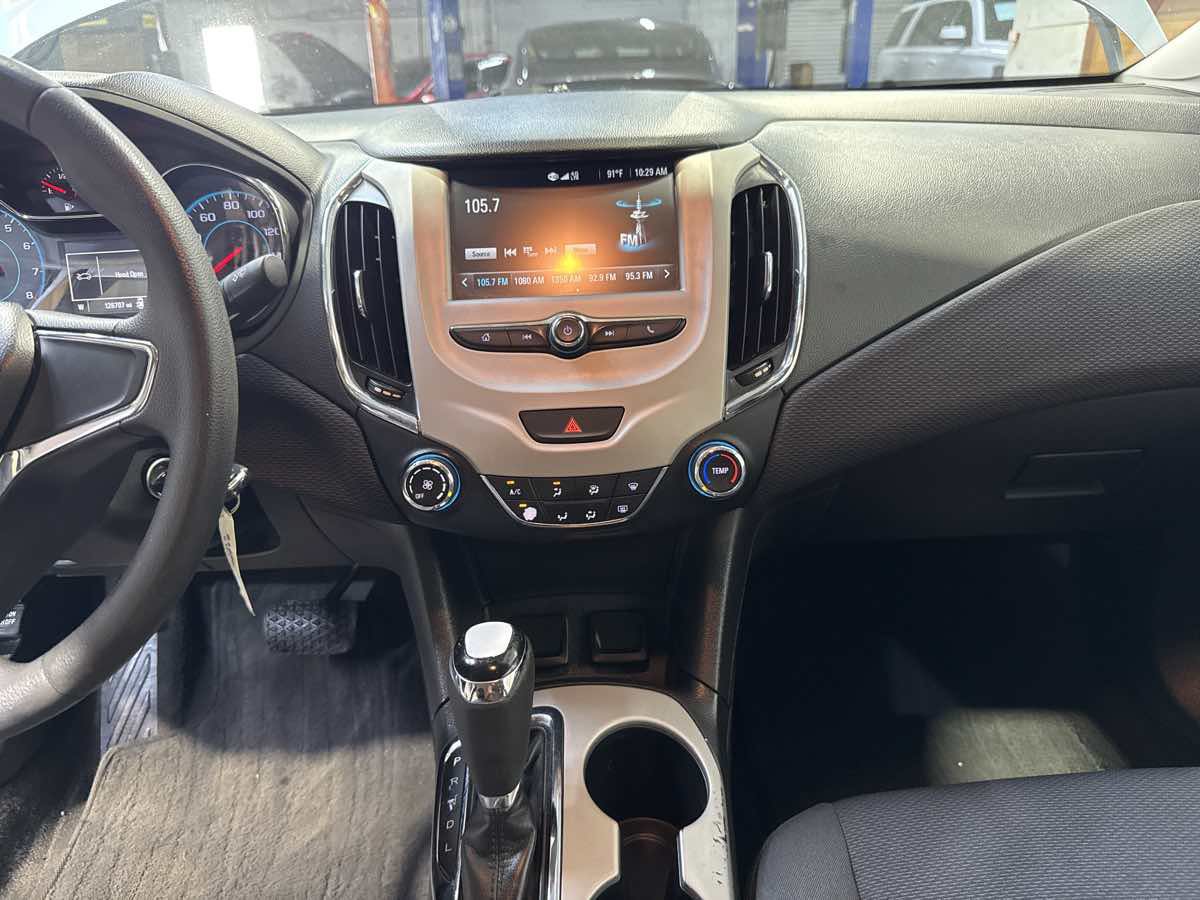 Used 2017 Chevrolet Cruze LS FWD image 20