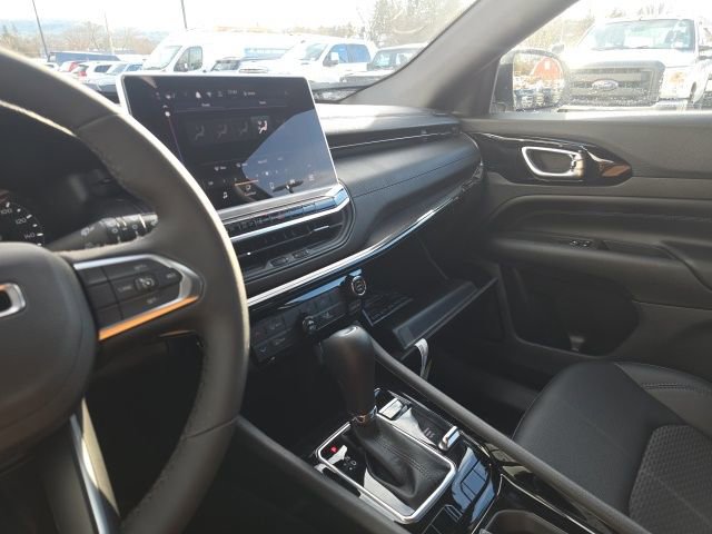 New 2026 Jeep Compass Latitude image 24