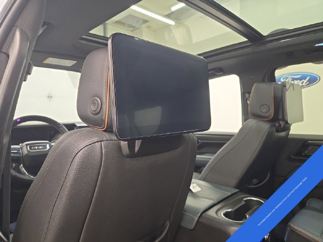 Used 2025 GMC Yukon XL AT4 w/ AT4 Premium Plus Package AWD/4WD image 24