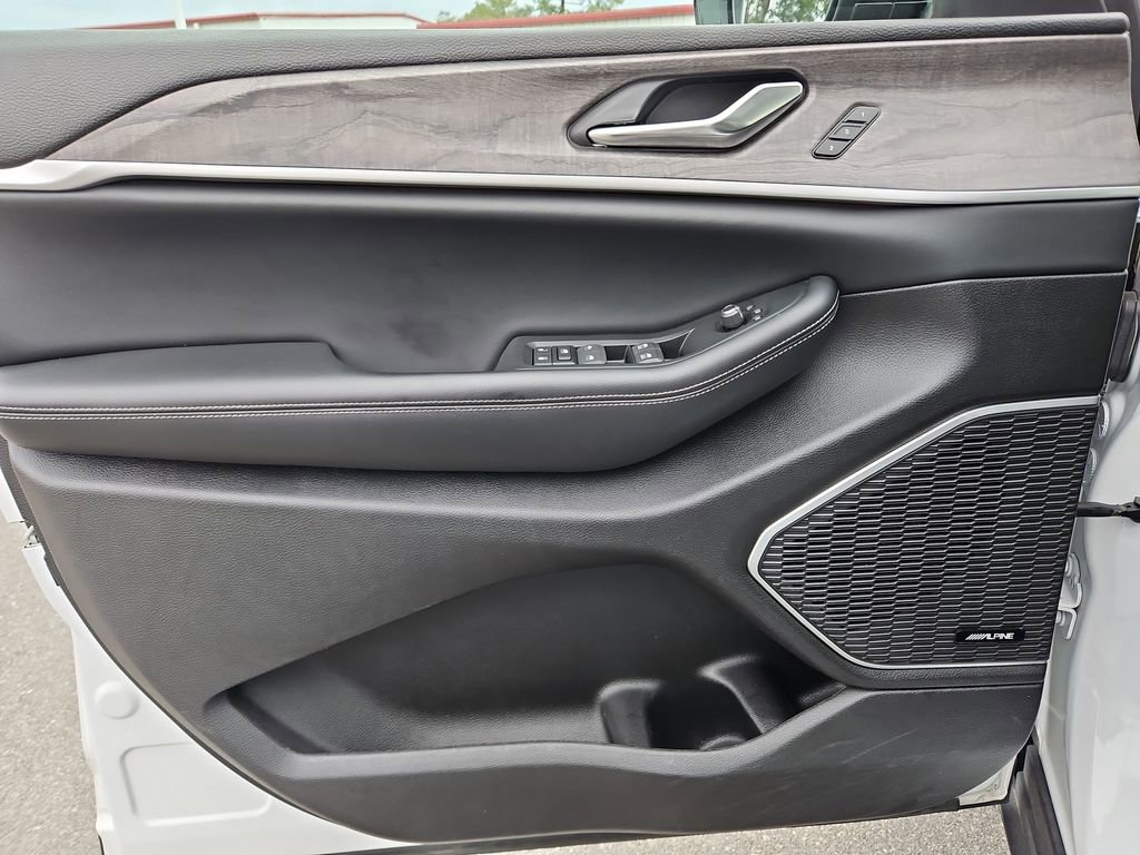 Used 2024 Jeep Grand Cherokee Limited 4xe image 28