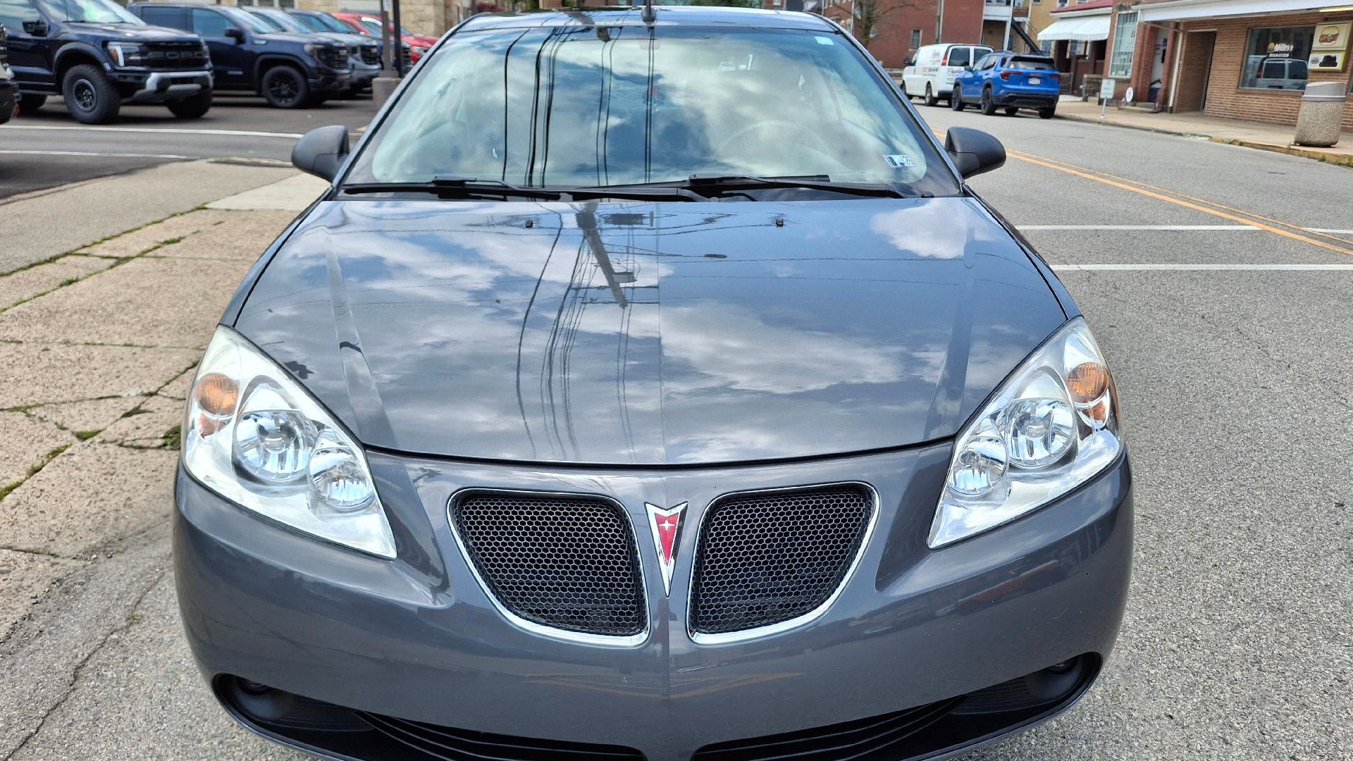 Used 2008 Pontiac G6 GT w/ Sun And Sound Package FWD image 2