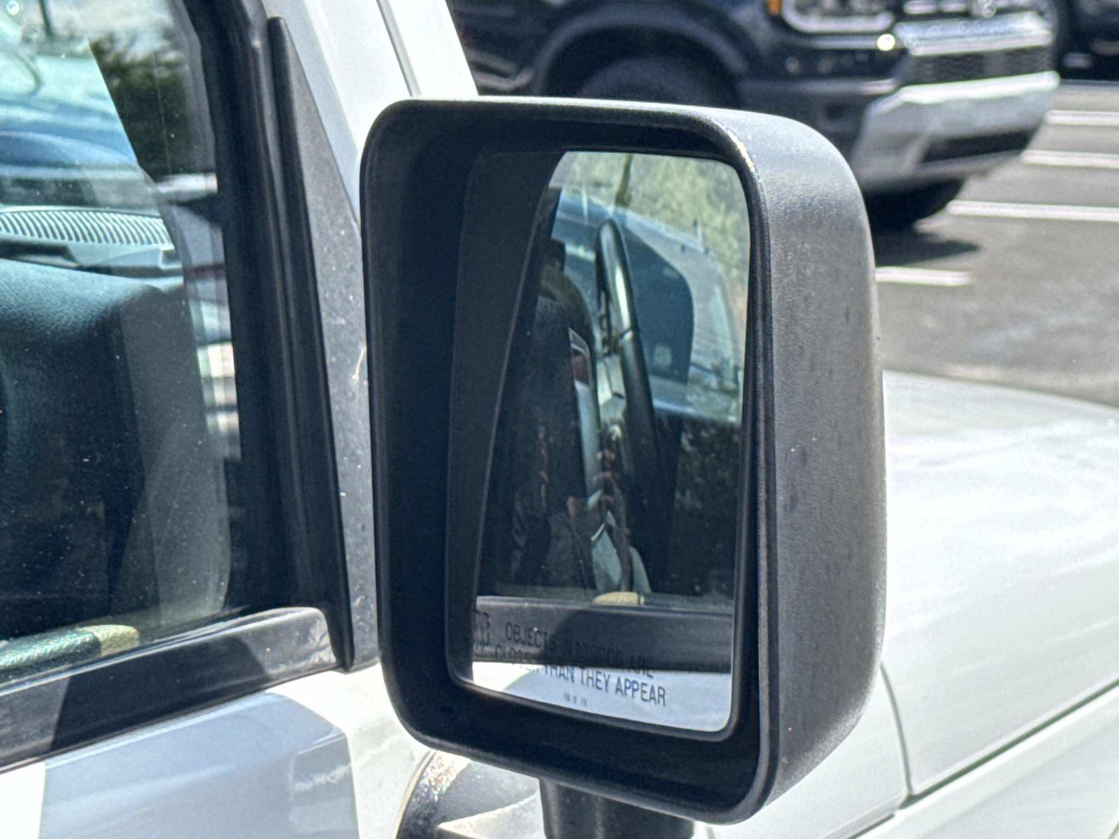 Used 2016 Jeep Wrangler Unlimited Sahara w/ Connectivity Group AWD/4WD image 24