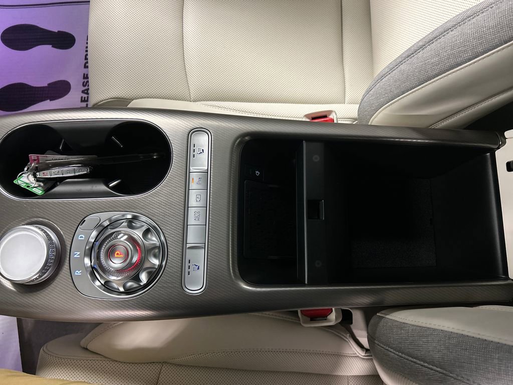 Used 2025 Genesis GV60 RWD image 19