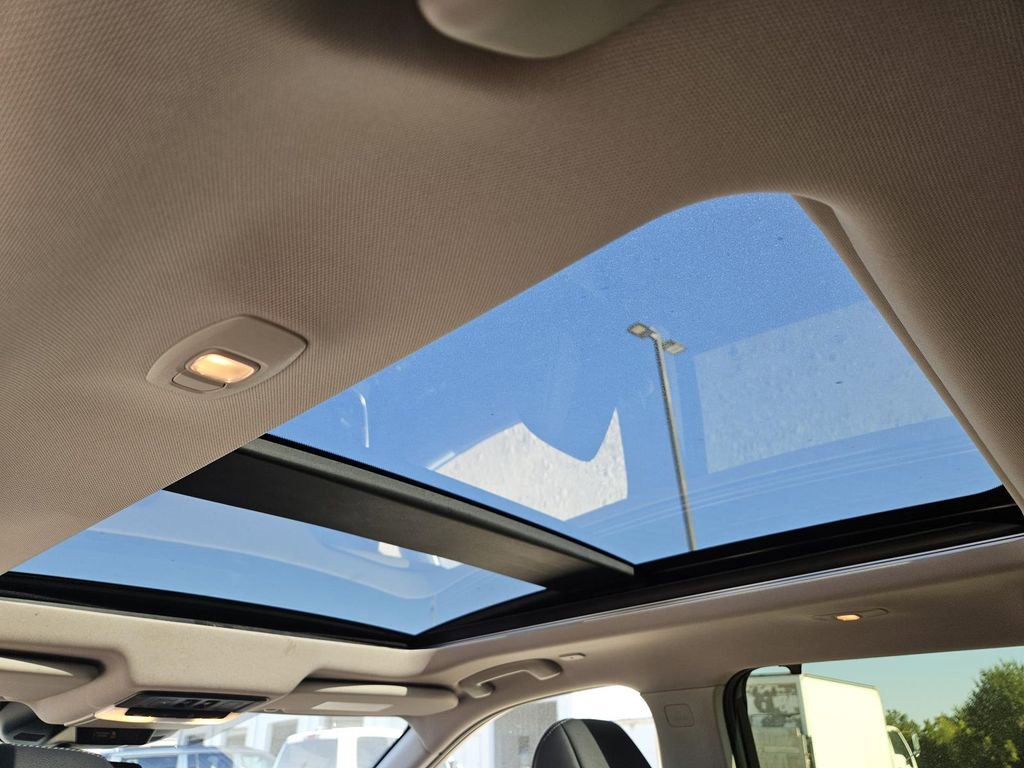 Used 2023 Nissan Rogue SL w/ SL Premium Package image 27