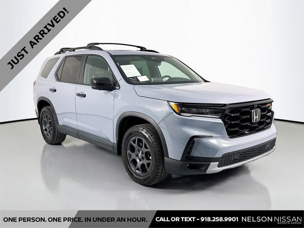 Used 2023 Honda Pilot TrailSport image 3