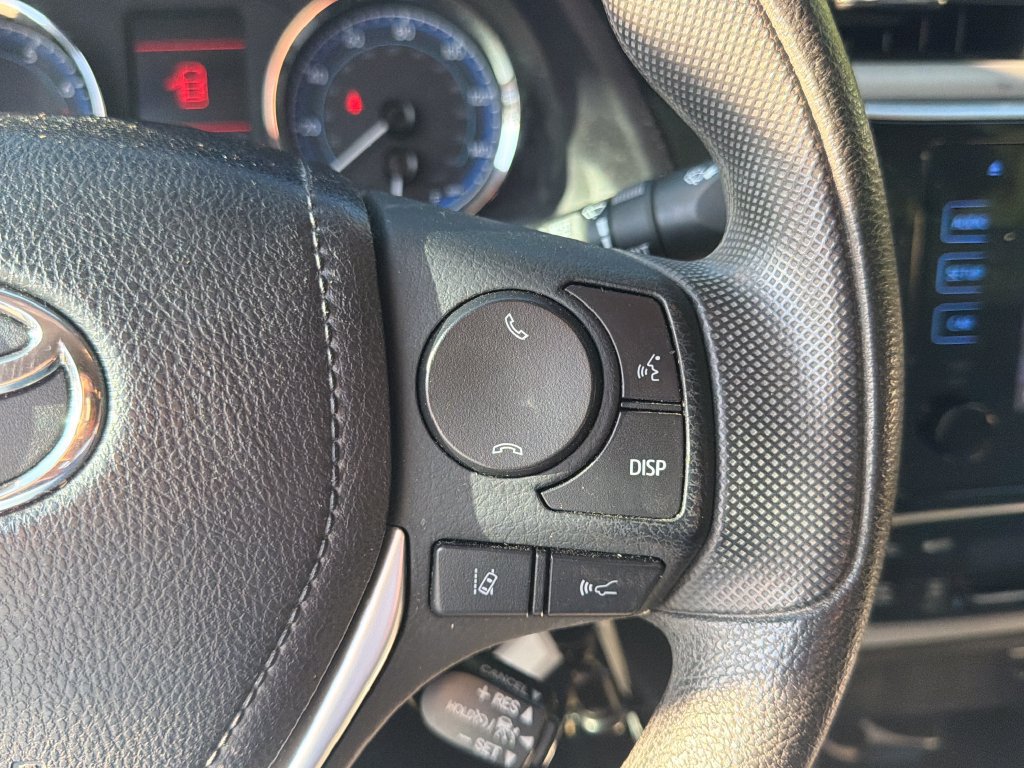 Used 2018 Toyota Corolla LE FWD image 21