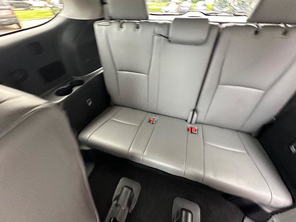 Certified 2023 Toyota Highlander Limited FWD image 18