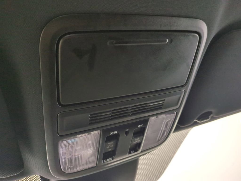 Used 2024 Honda Odyssey Sport image 26