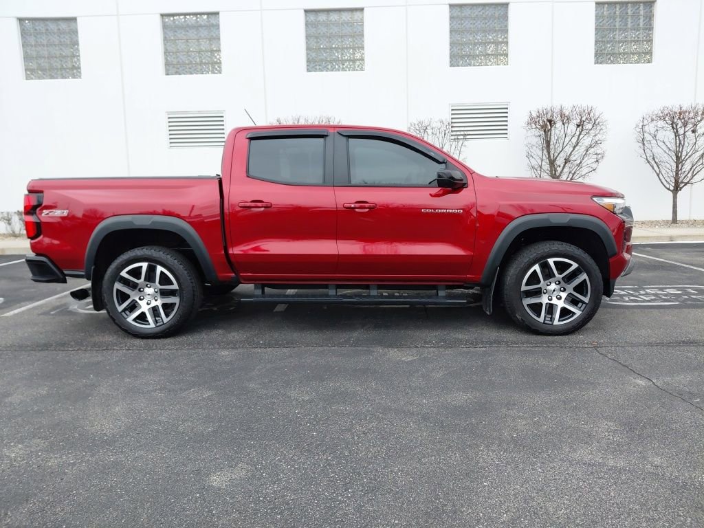Used 2023 Chevrolet Colorado Z71 w/ Z71 Convenience Package 2 image 9