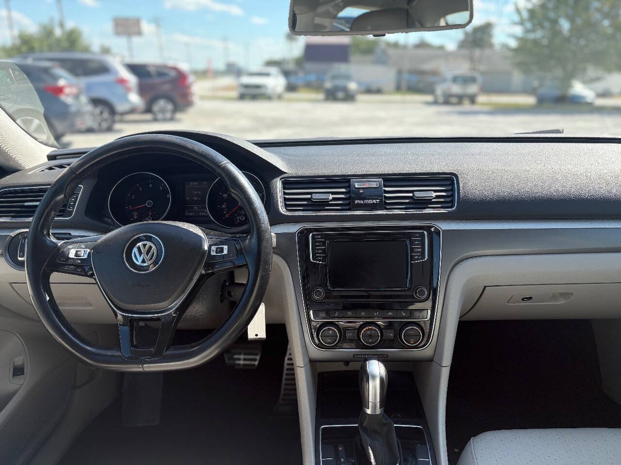 Used 2018 Volkswagen Passat 2.0T R-Line FWD image 24