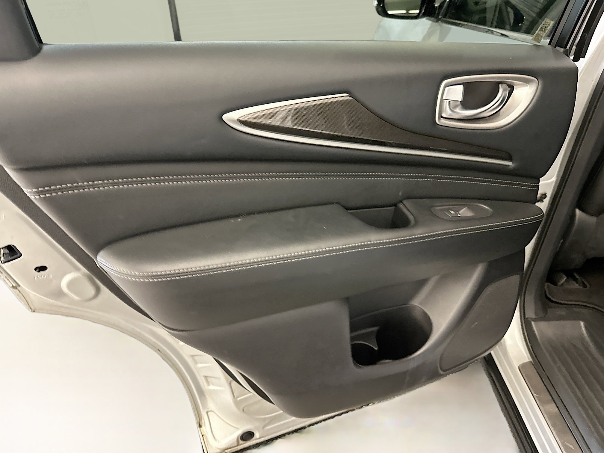 Used 2016 INFINITI QX60 FWD w/ Premium Plus Package image 28