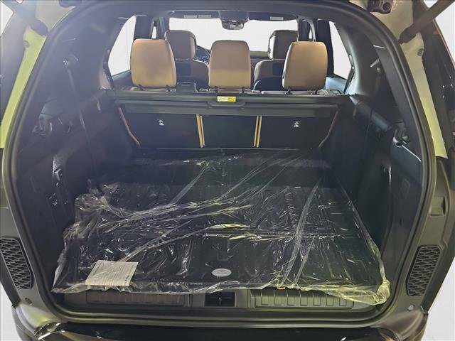 New 2025 Land Rover Discovery Dynamic SE image 11