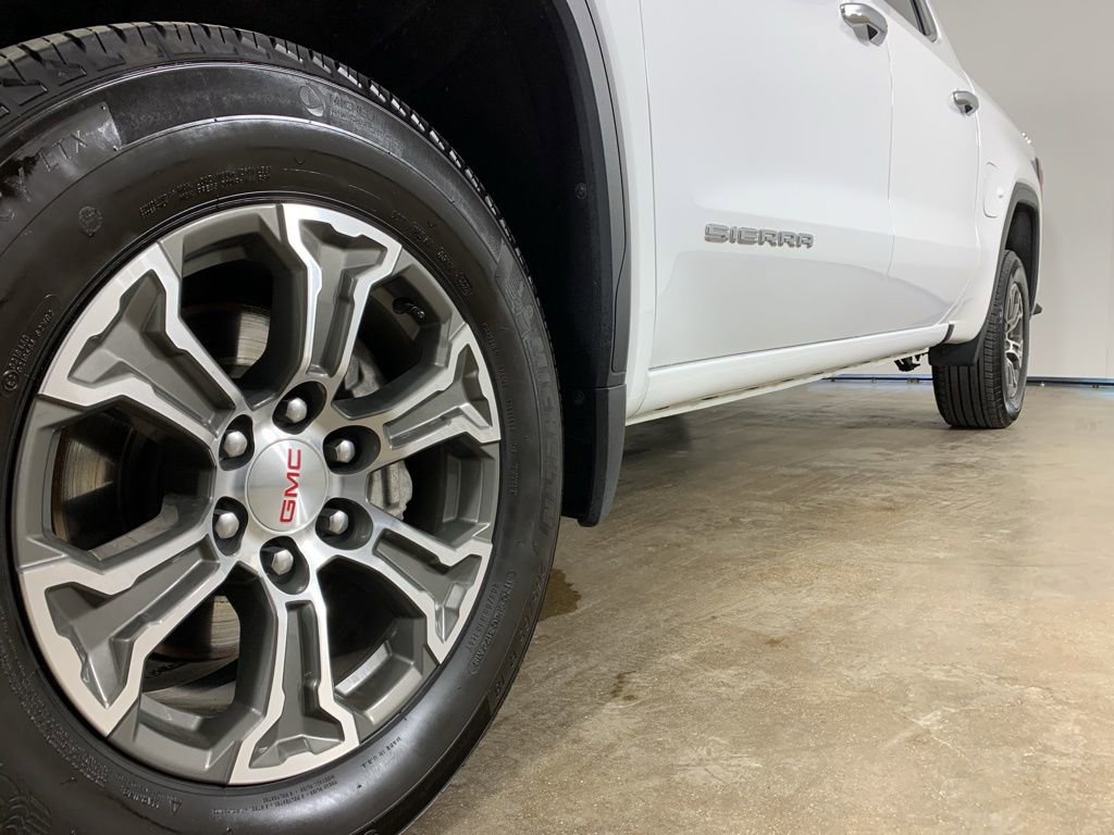 Used 2025 GMC Sierra 1500 SLT AWD/4WD image 2