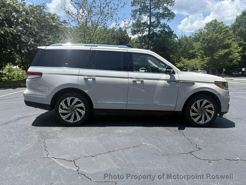 Used 2022 Lincoln Navigator Reserve AWD/4WD image 5