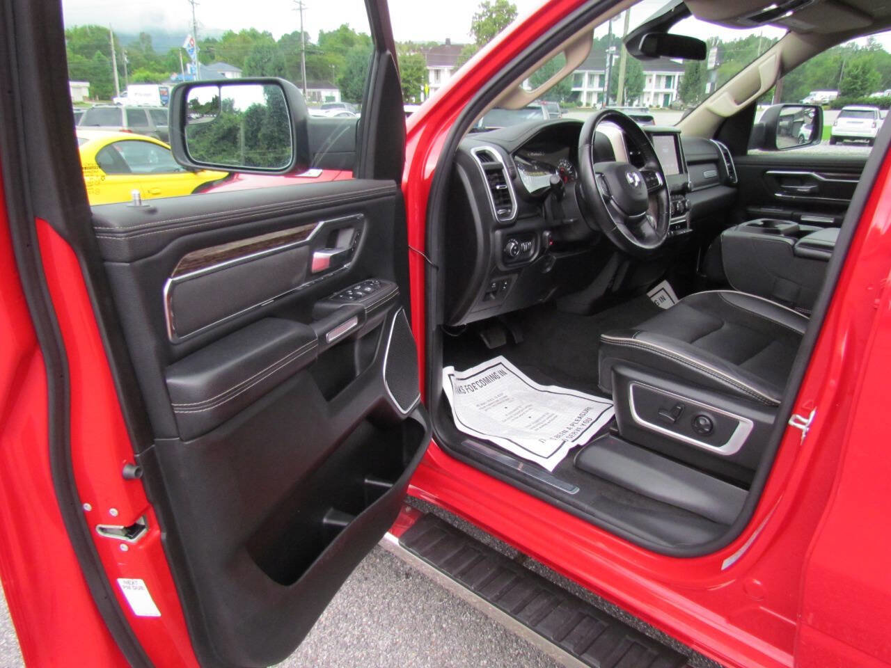 Used 2019 RAM 1500 Laramie image 9