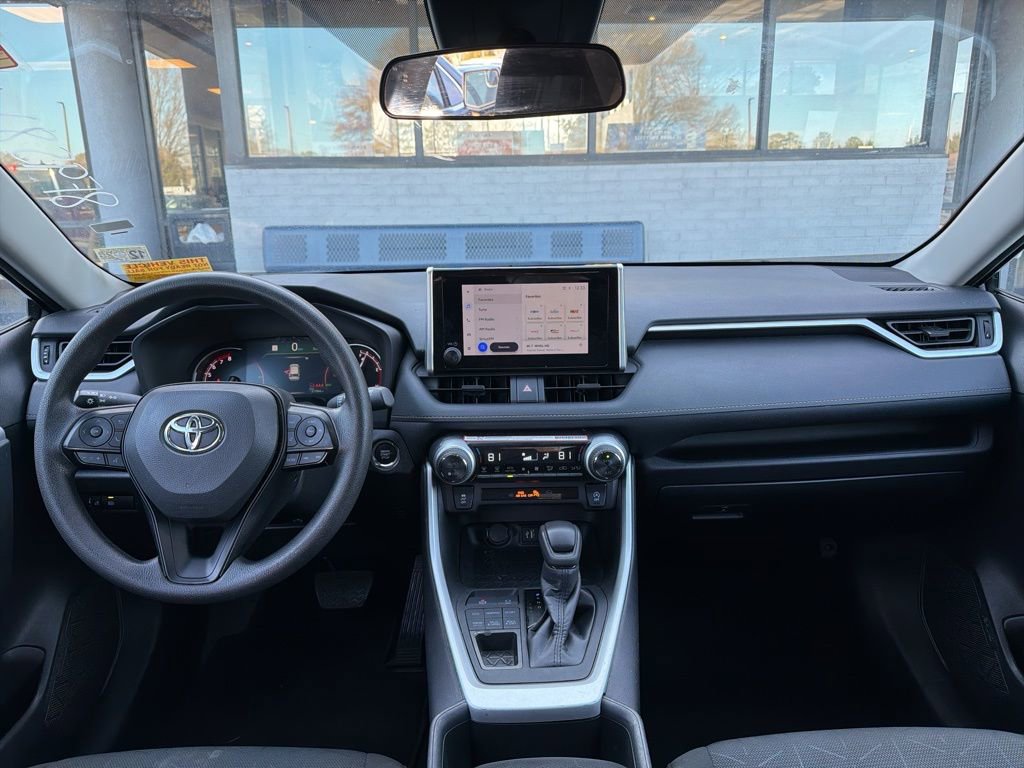 Used 2025 Toyota RAV4 XLE image 9