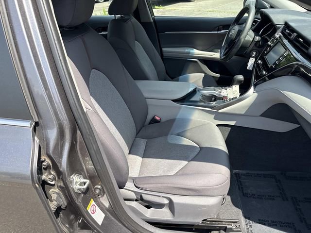 Used 2018 Toyota Camry LE FWD image 6