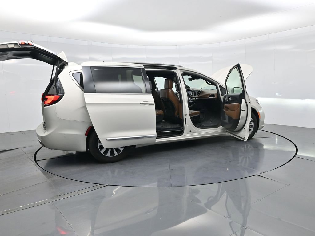 Used 2021 Chrysler Pacifica Limited w/ Premium & Safety Sphere Group image 37