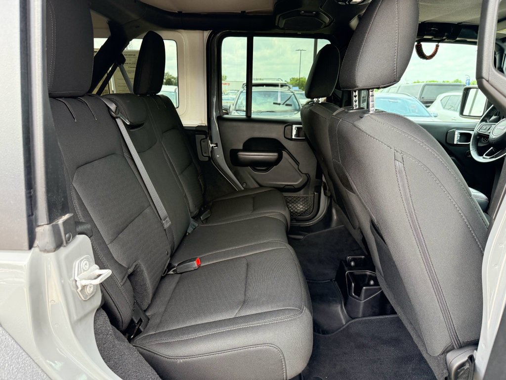 Used 2018 Jeep Wrangler Unlimited Sport S AWD/4WD image 22