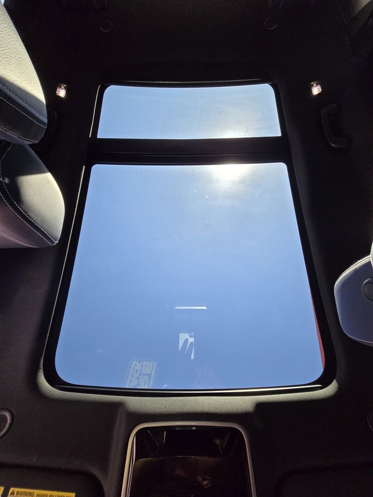 Used 2022 Land Rover Range Rover Velar R-Dynamic S image 23